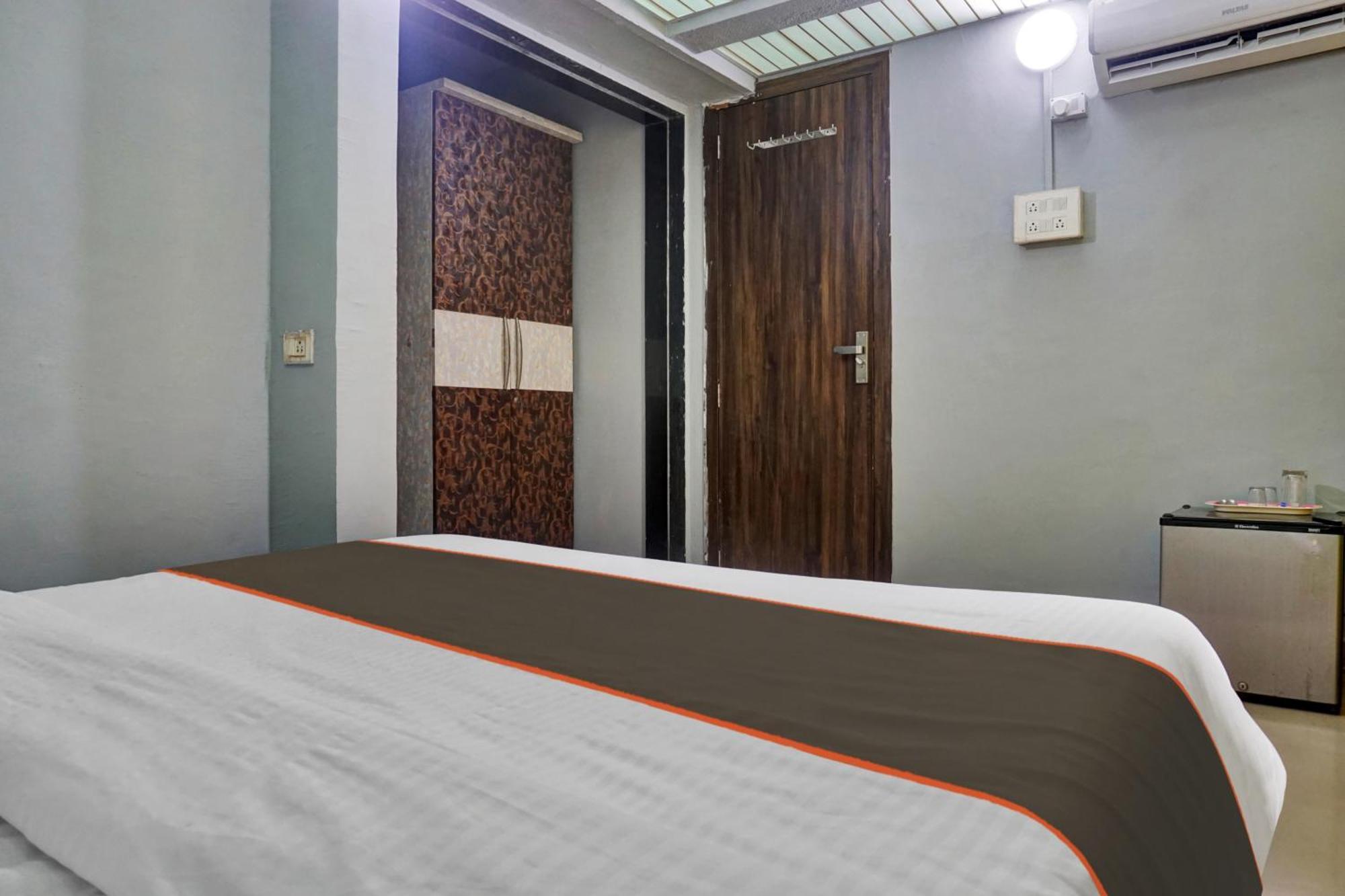 Collection O Baner Executive Stays プネ エクステリア 写真